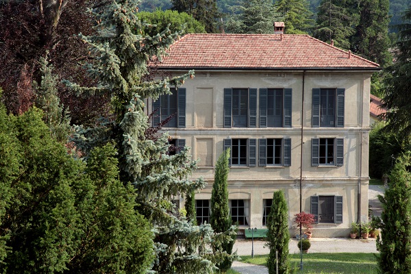 villa tra alberghi